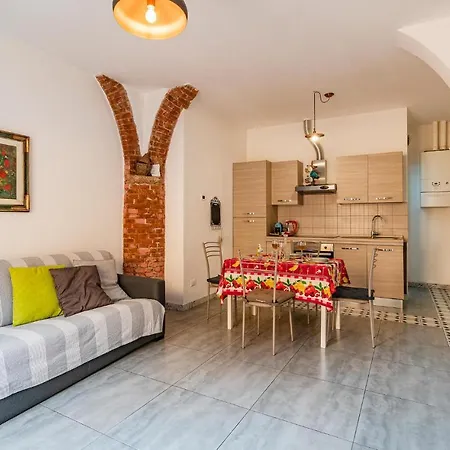 Gorgeous In With Kitchen شقة